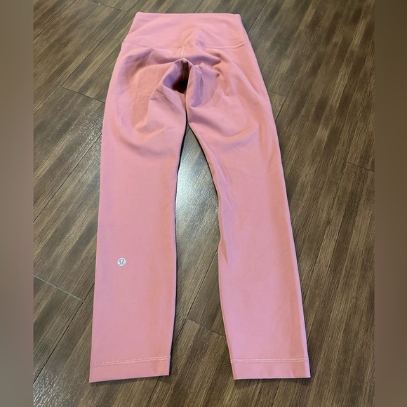 Lululemon Wunder Train High-Rise Crop 23"
Brier Rose
W6BNFS
Size 4
Like new - Picture 4 of 8
